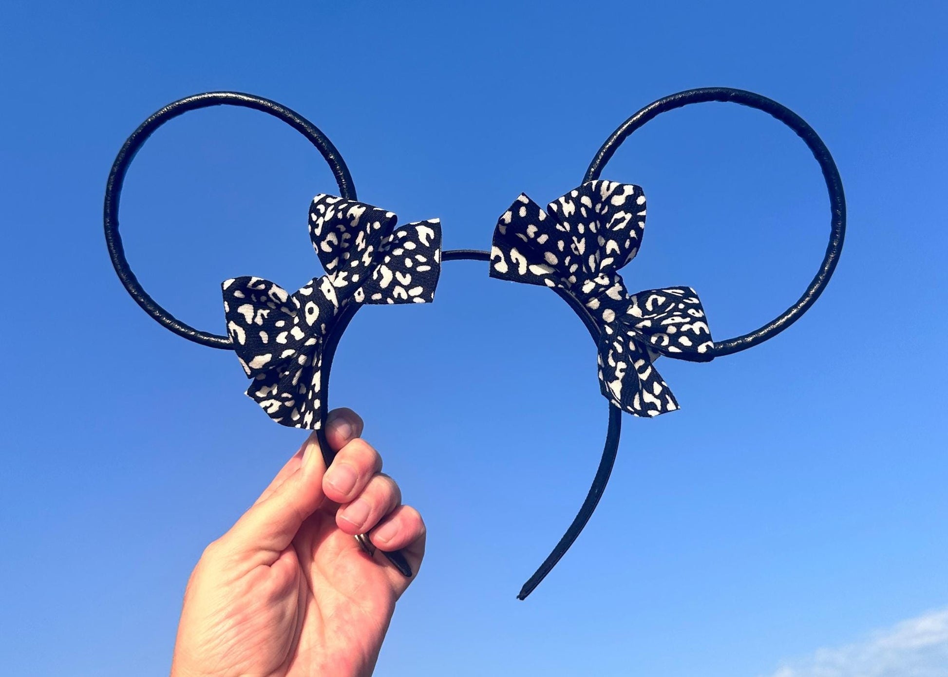 Snow Leopard Safari Bows Disney Animal Kingdom Ears, Black Faux Leather Mickey Ears, Cheetah Print Minnie Ears, Lion King, Mouse Headband